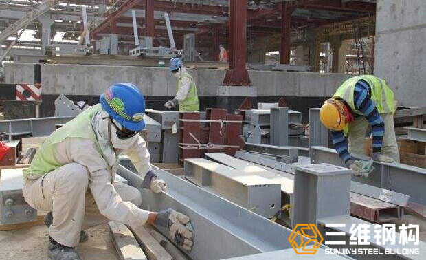 鋼結(jié)構(gòu)除銹之后的標準鋼構(gòu)件展示