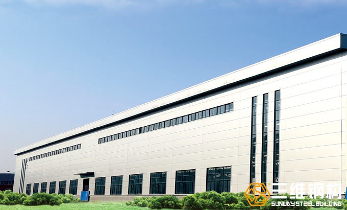 山東三維鋼結(jié)構(gòu)公司建造的辰龍能源集團(tuán)重鋼結(jié)構(gòu)工程廠(chǎng)房效果圖